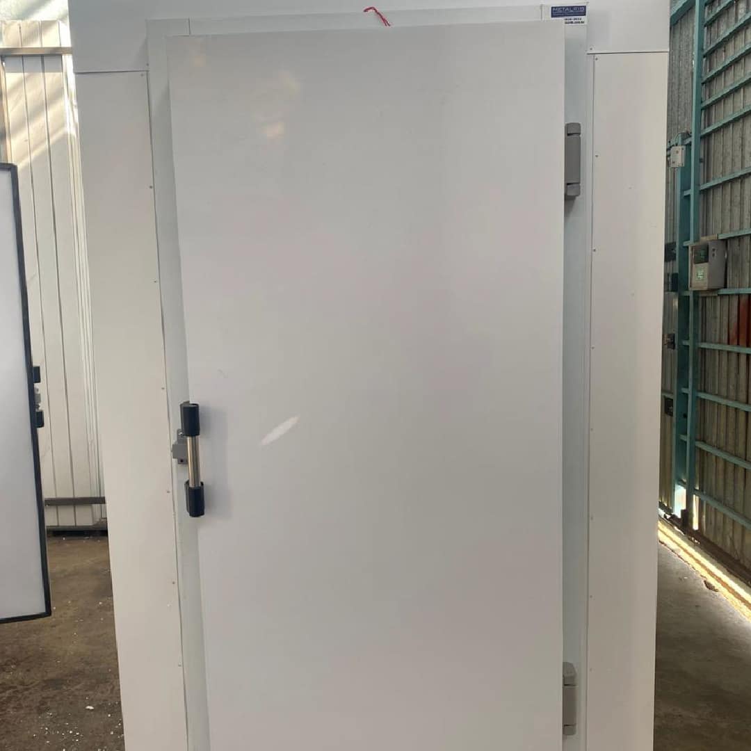 Mini Câmara pronta para um cliente retirar